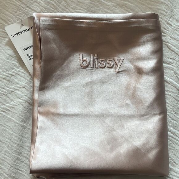 Blissy pink Standard Pillowcase NWT - Picture 8 of 9